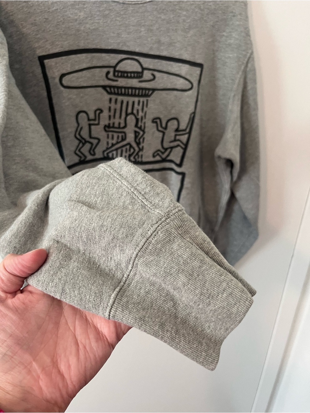 UT Uniqlo x Keith Haring Sweatshirt Women’s Gray Crewneck Size Medium - Picture 4 of 11